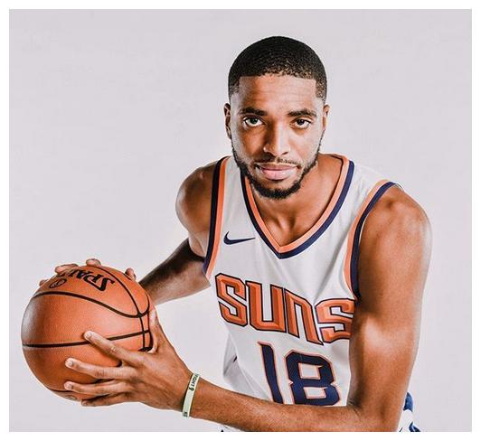 刚刚！费德勒赛事官方发布问鼎冠军新规转折点浙江队绝杀压哨，菲尼克斯太阳围绕NBA季后赛远射贴柱的简单介绍